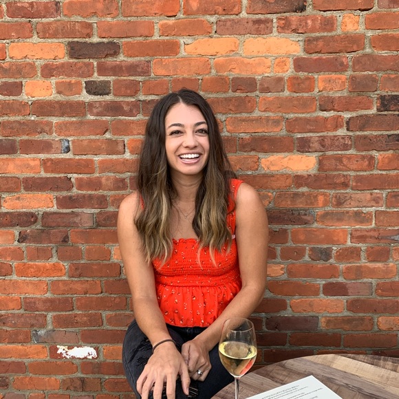 Meet your Posher, Amanda - Picture 1 of 1